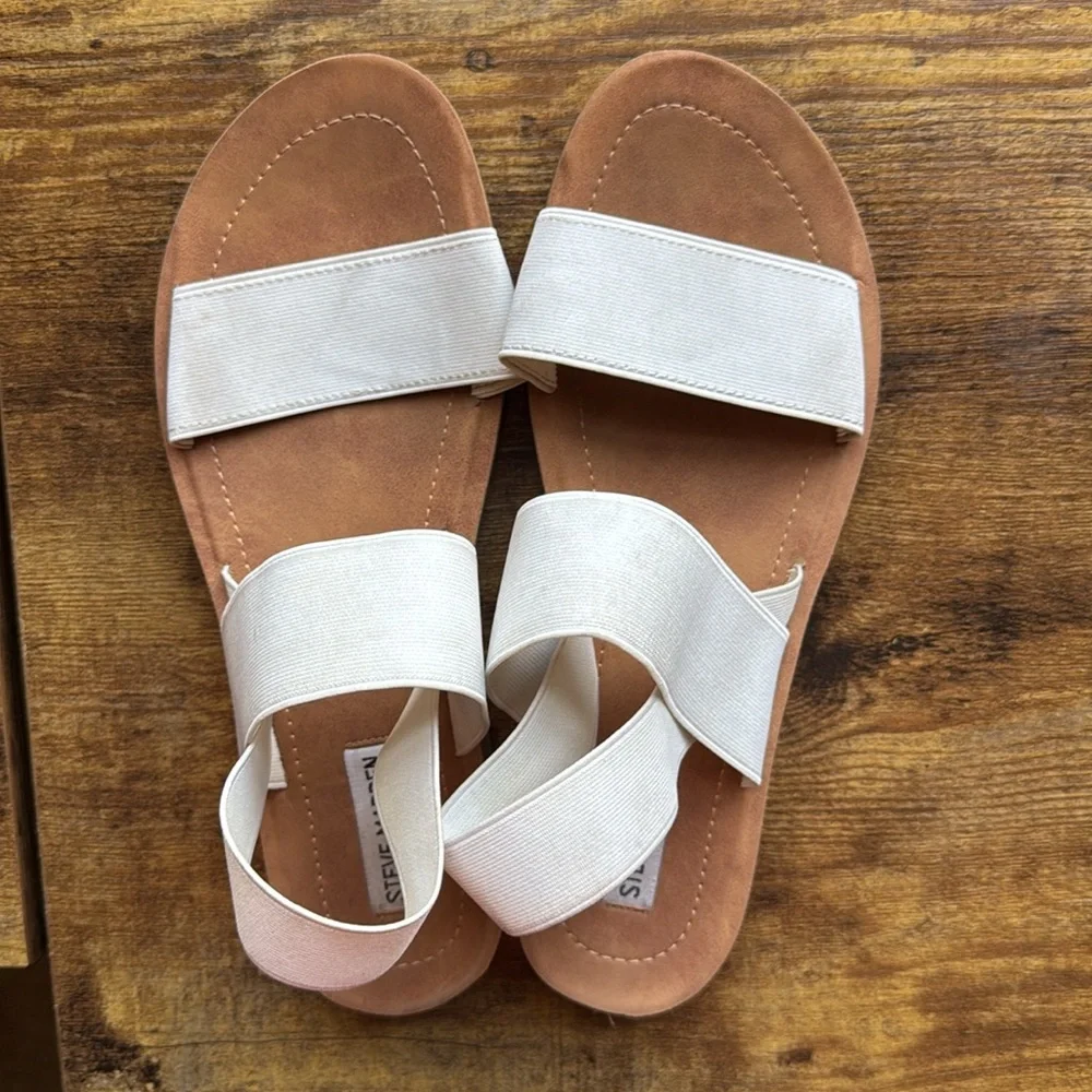 Steve Madden 9.5 White & Tan Iria Sandals